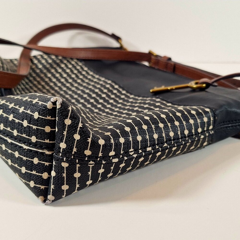 Fossil Fiona Geometric Pattern Crossbody Black Wh… - image 4